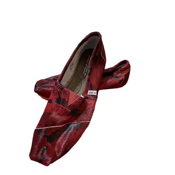 TOM’S for Neiman Marcus Men’s Red and Black Calf Hair Camouflage Slip On Shoes 8 main image 6